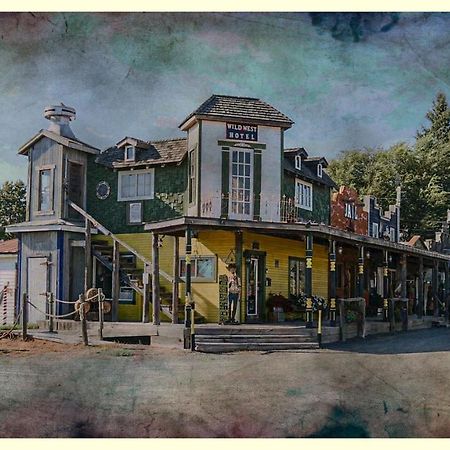Black Bear Motel Davenport Екстер'єр фото