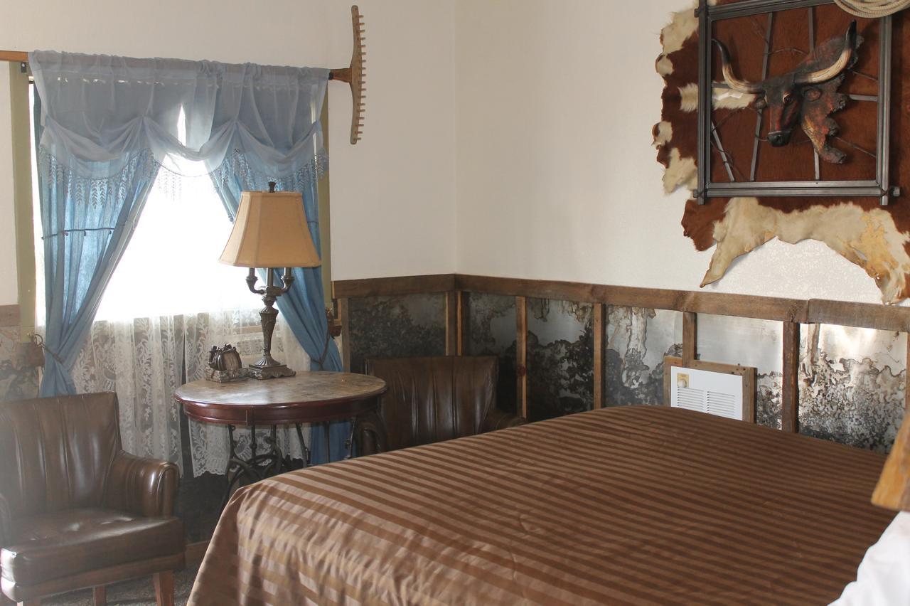 Black Bear Motel Davenport Екстер'єр фото