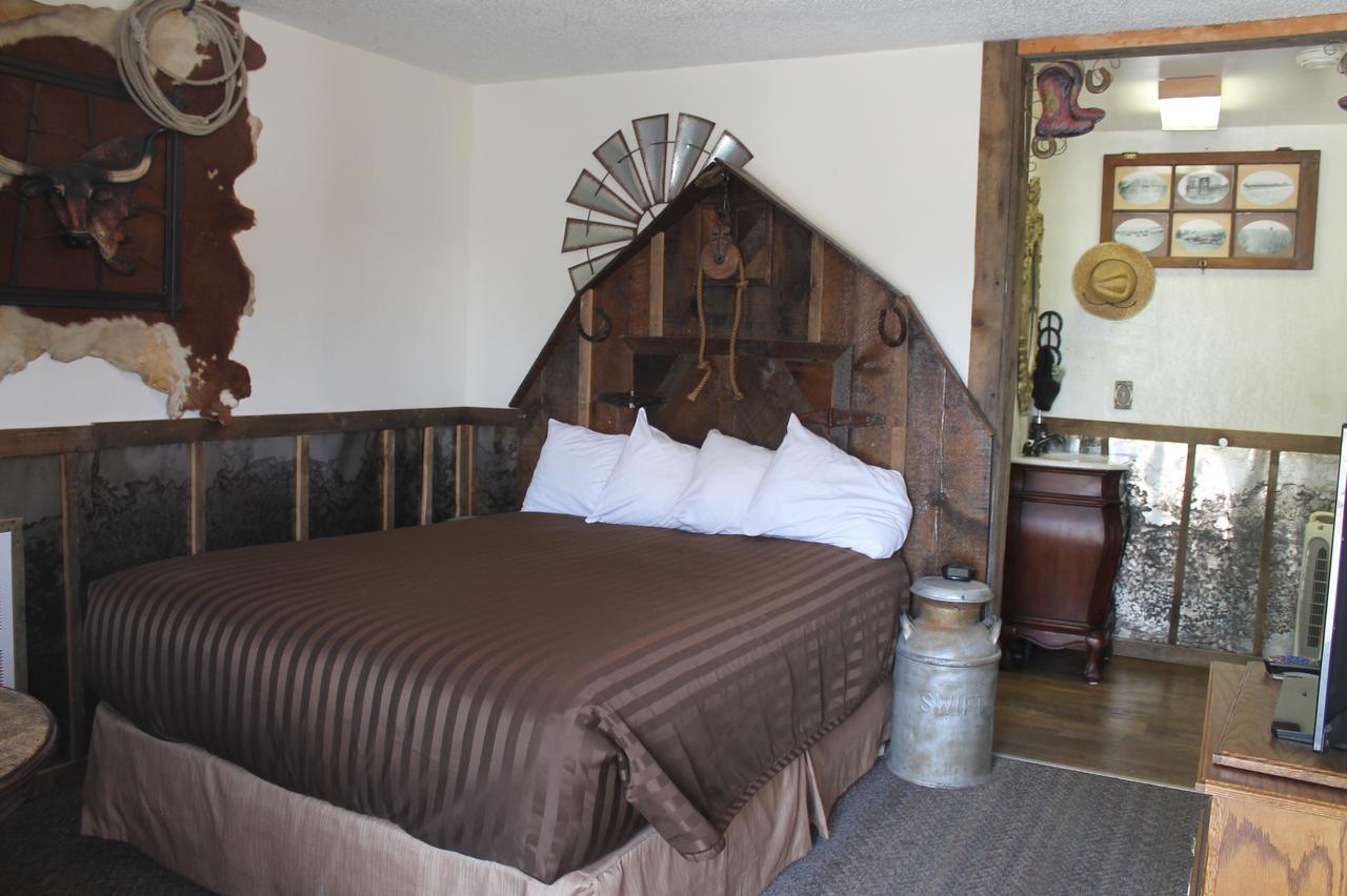 Black Bear Motel Davenport Екстер'єр фото