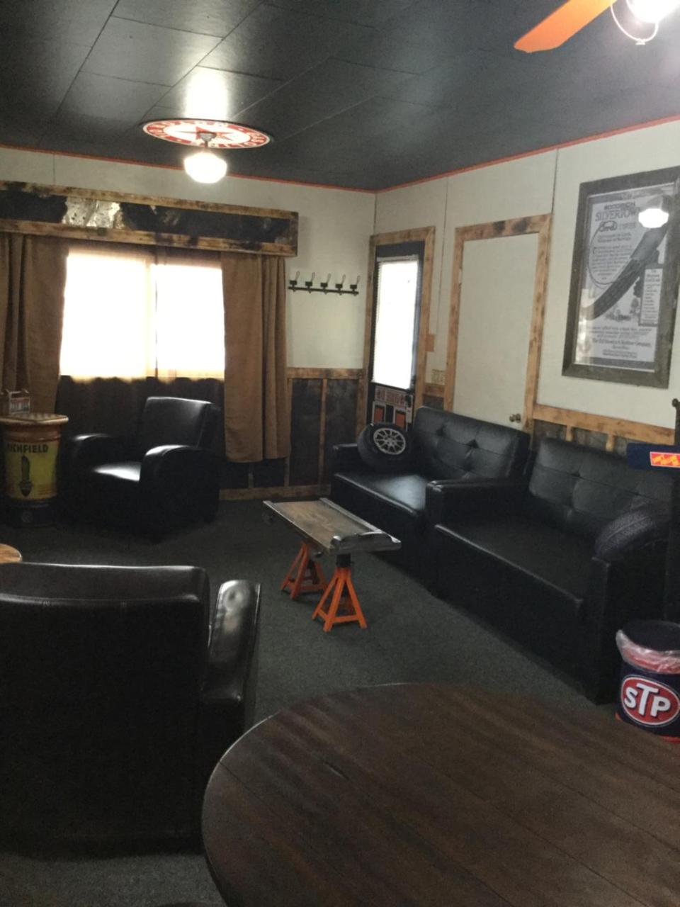 Black Bear Motel Davenport Екстер'єр фото