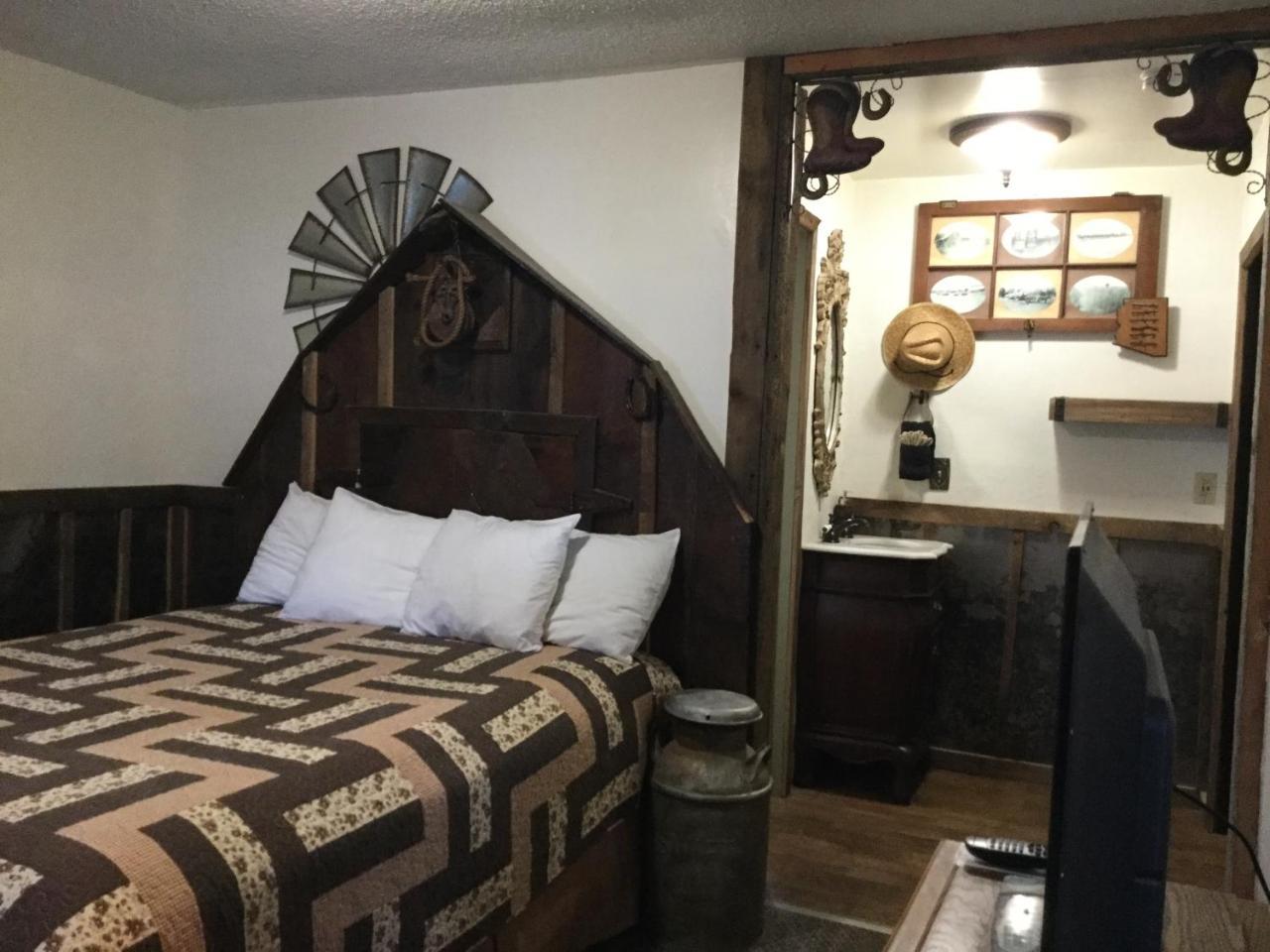Black Bear Motel Davenport Екстер'єр фото