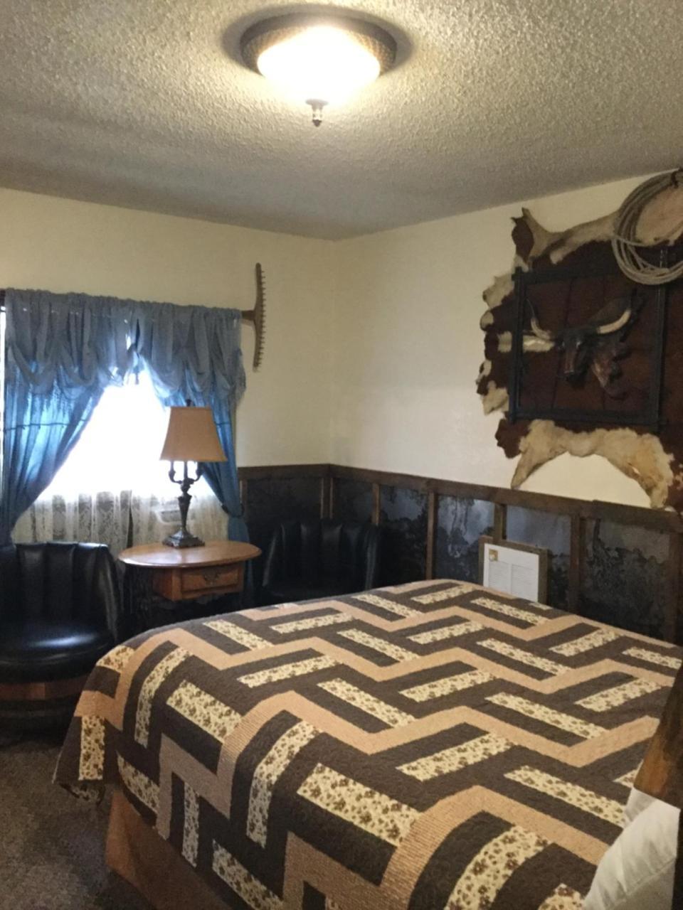 Black Bear Motel Davenport Екстер'єр фото
