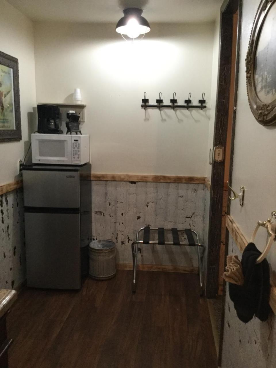 Black Bear Motel Davenport Екстер'єр фото