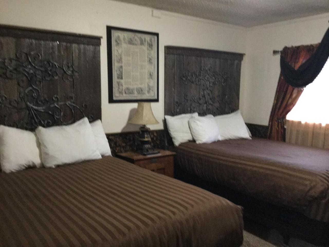 Black Bear Motel Davenport Екстер'єр фото