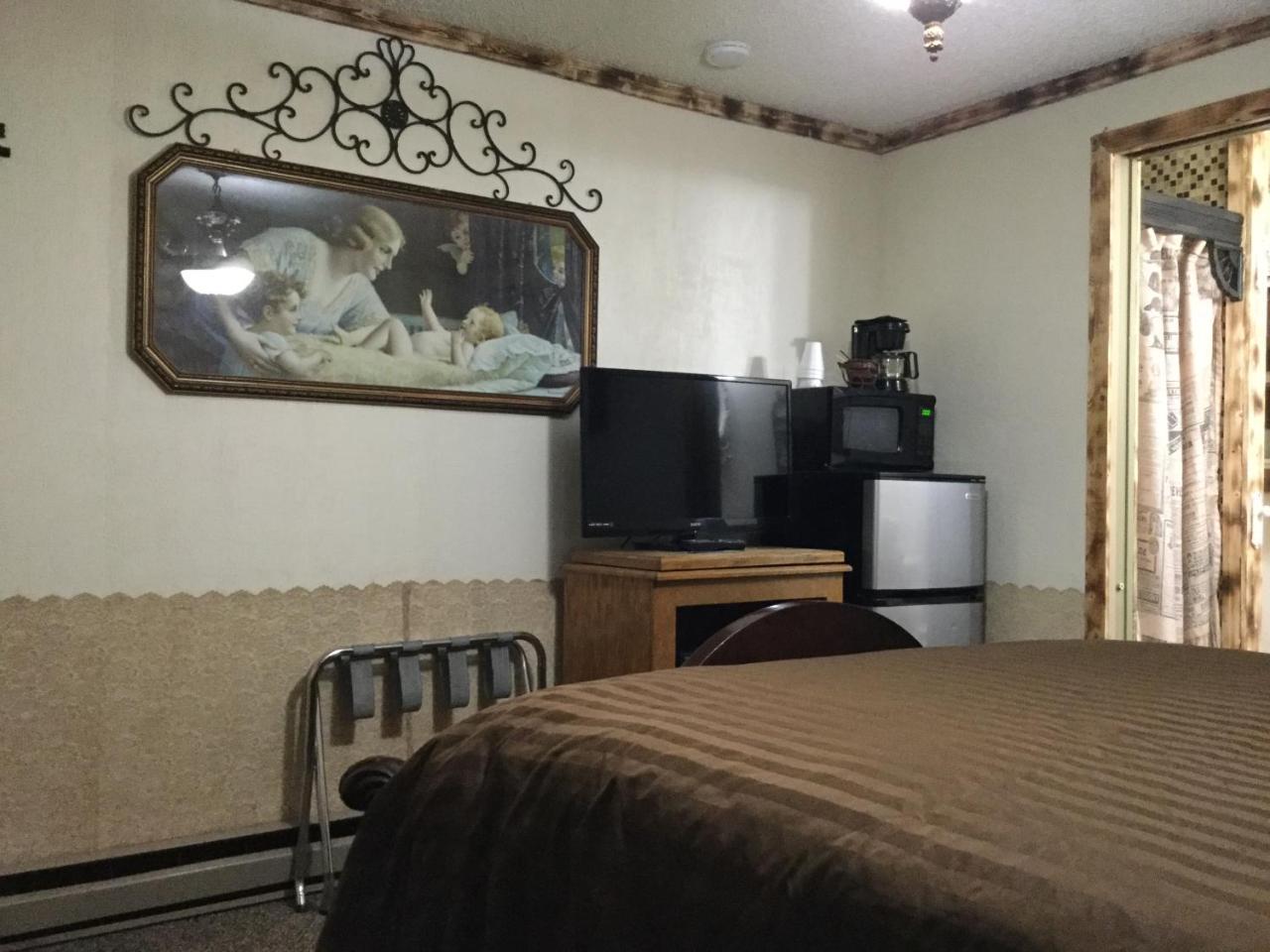 Black Bear Motel Davenport Екстер'єр фото