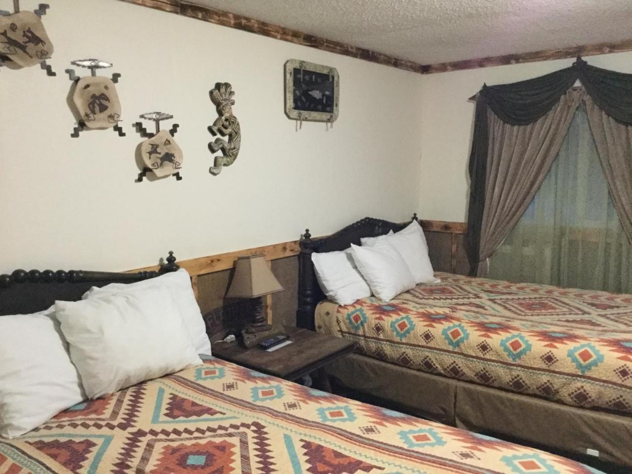 Black Bear Motel Davenport Екстер'єр фото