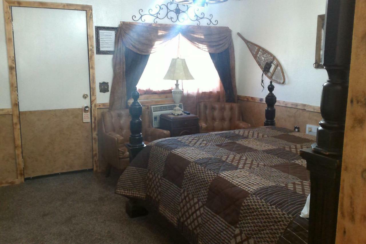 Black Bear Motel Davenport Екстер'єр фото