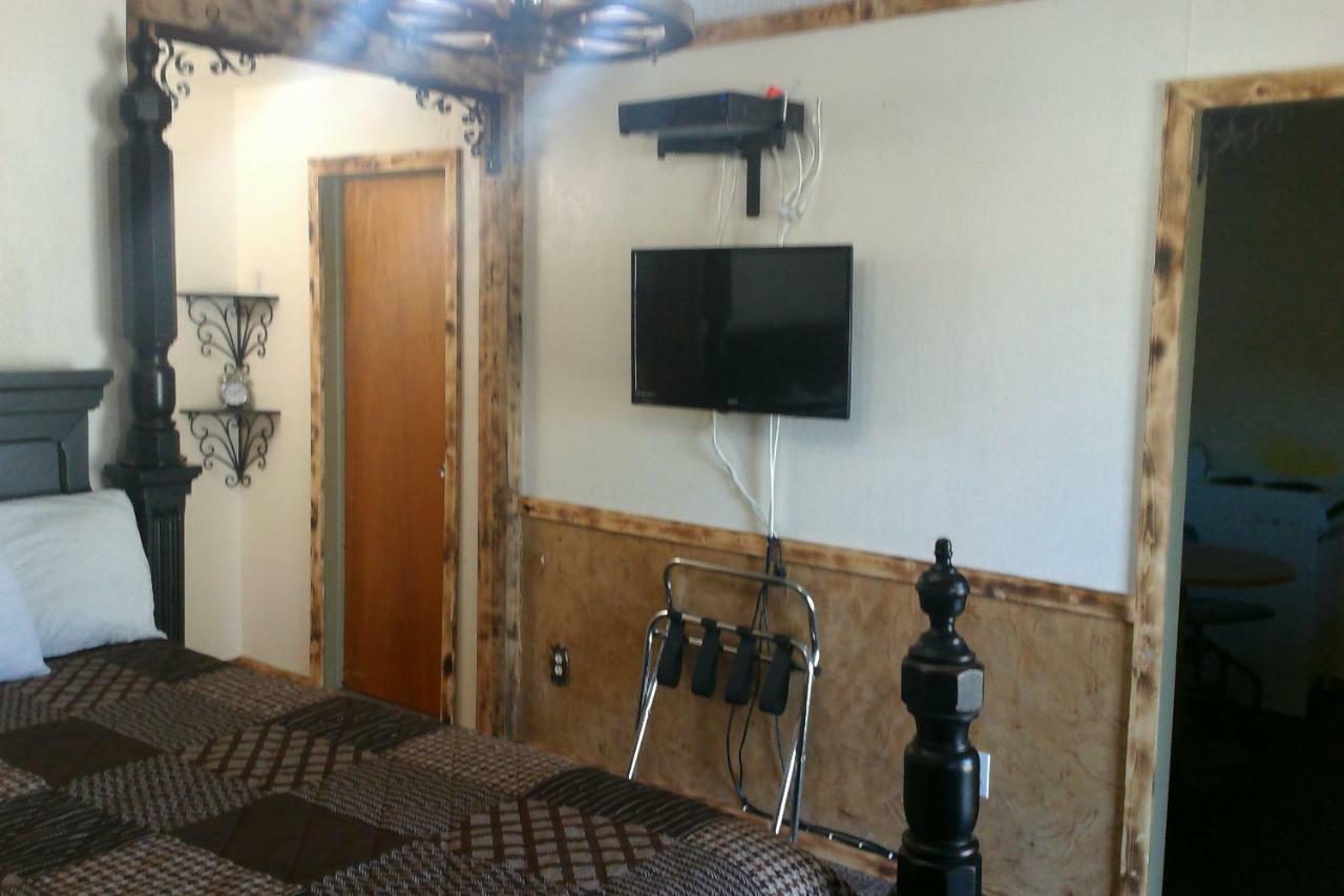 Black Bear Motel Davenport Екстер'єр фото