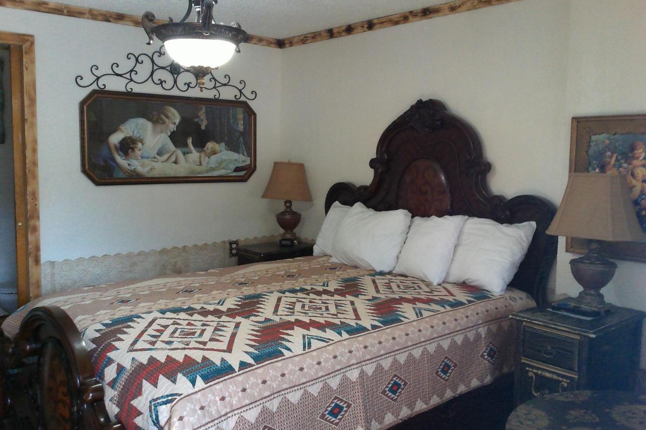 Black Bear Motel Davenport Екстер'єр фото
