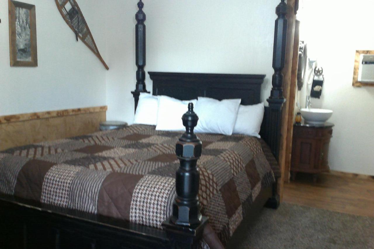 Black Bear Motel Davenport Екстер'єр фото